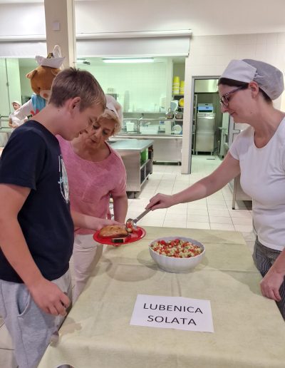 Lubenica je osvojila učenke in delavce šole