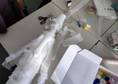 Trash art pri urah izbirnega predmeta likovno snovanje