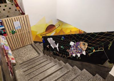 Trash art pri urah izbirnega predmeta likovno snovanje