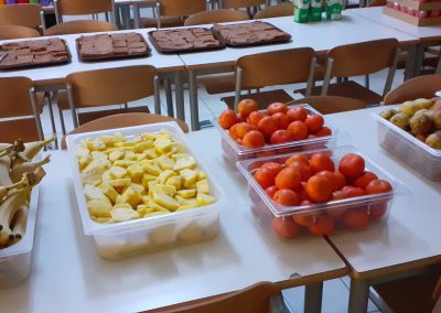 Samopostrežna malica in zgodbica o hvaležnem medvedu