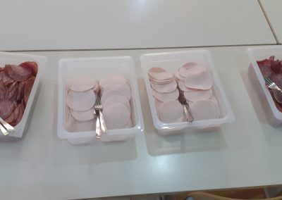 Samopostrežna malica meseca maja
