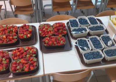 Samopostrežna malica meseca maja